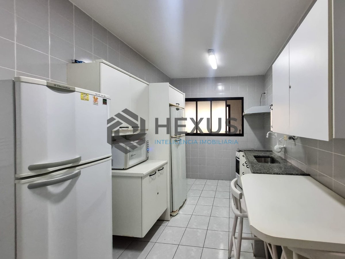 Foto 21 de Apartamento com varanda e lazer a 100m da praia nas Pitangueiras, Guarujá