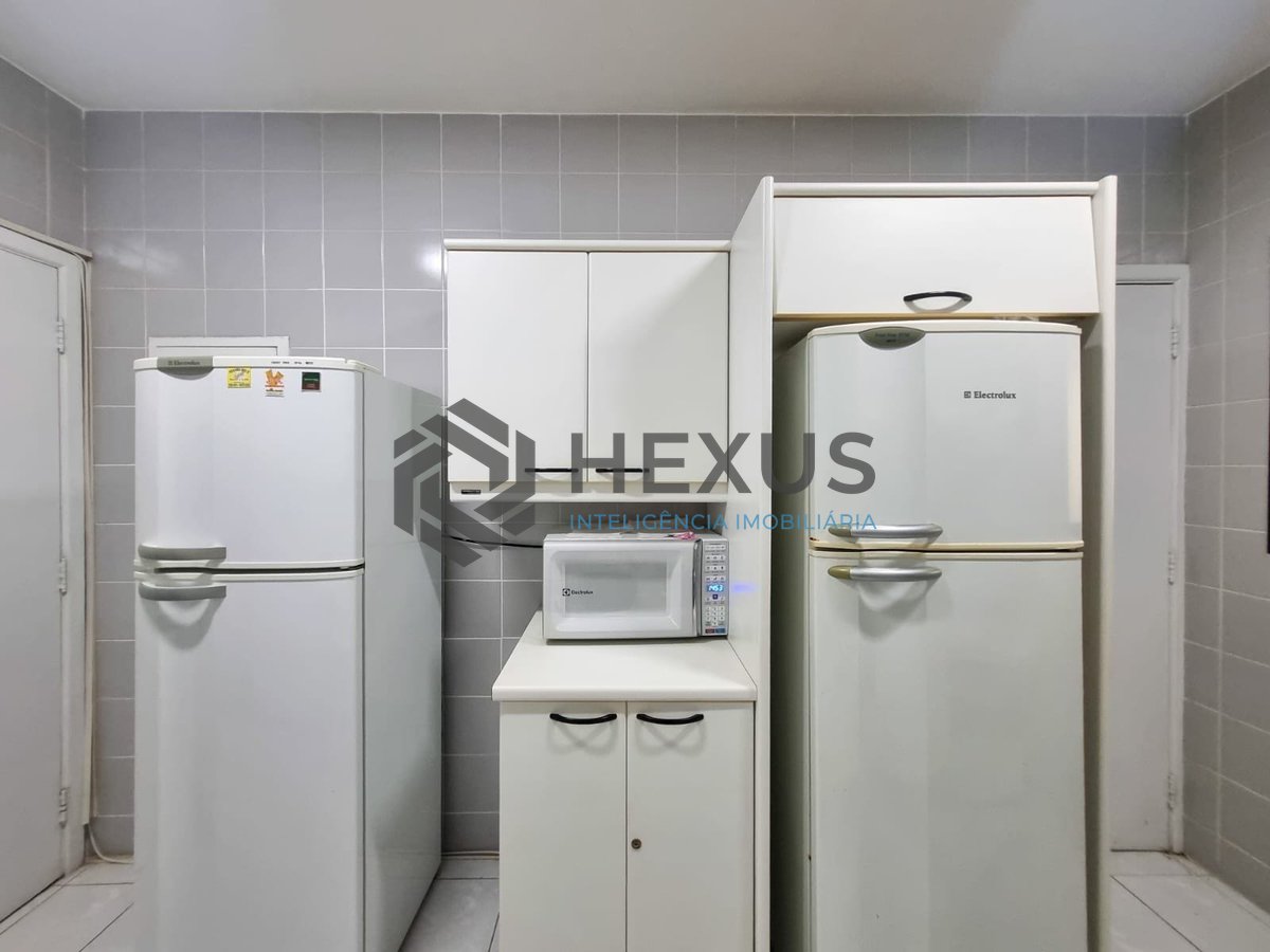 Foto 22 de Apartamento com varanda e lazer a 100m da praia nas Pitangueiras, Guarujá