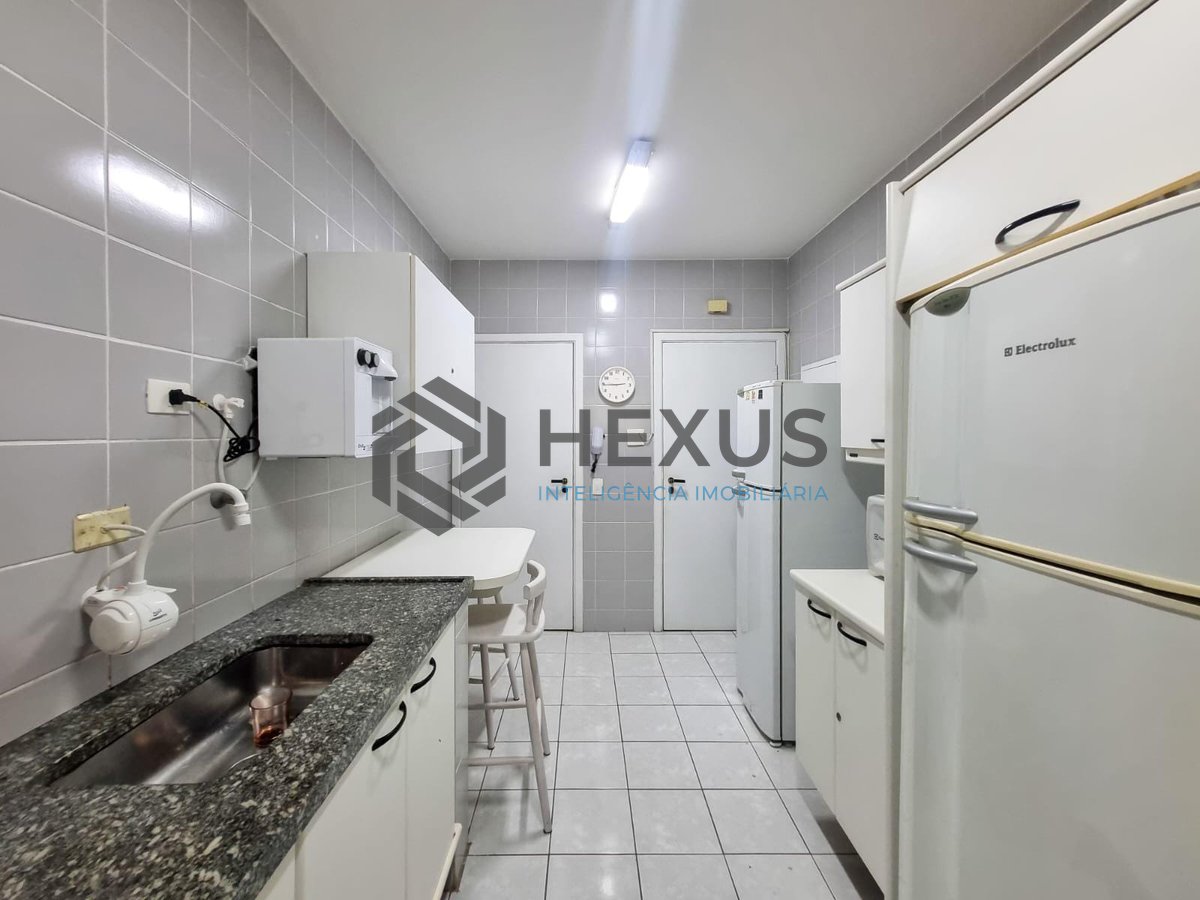 Foto 24 de Apartamento com varanda e lazer a 100m da praia nas Pitangueiras, Guarujá