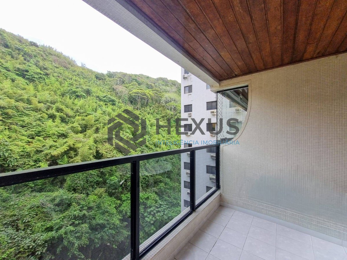 Foto 8 de Apartamento com varanda e lazer a 100m da praia nas Pitangueiras, Guarujá