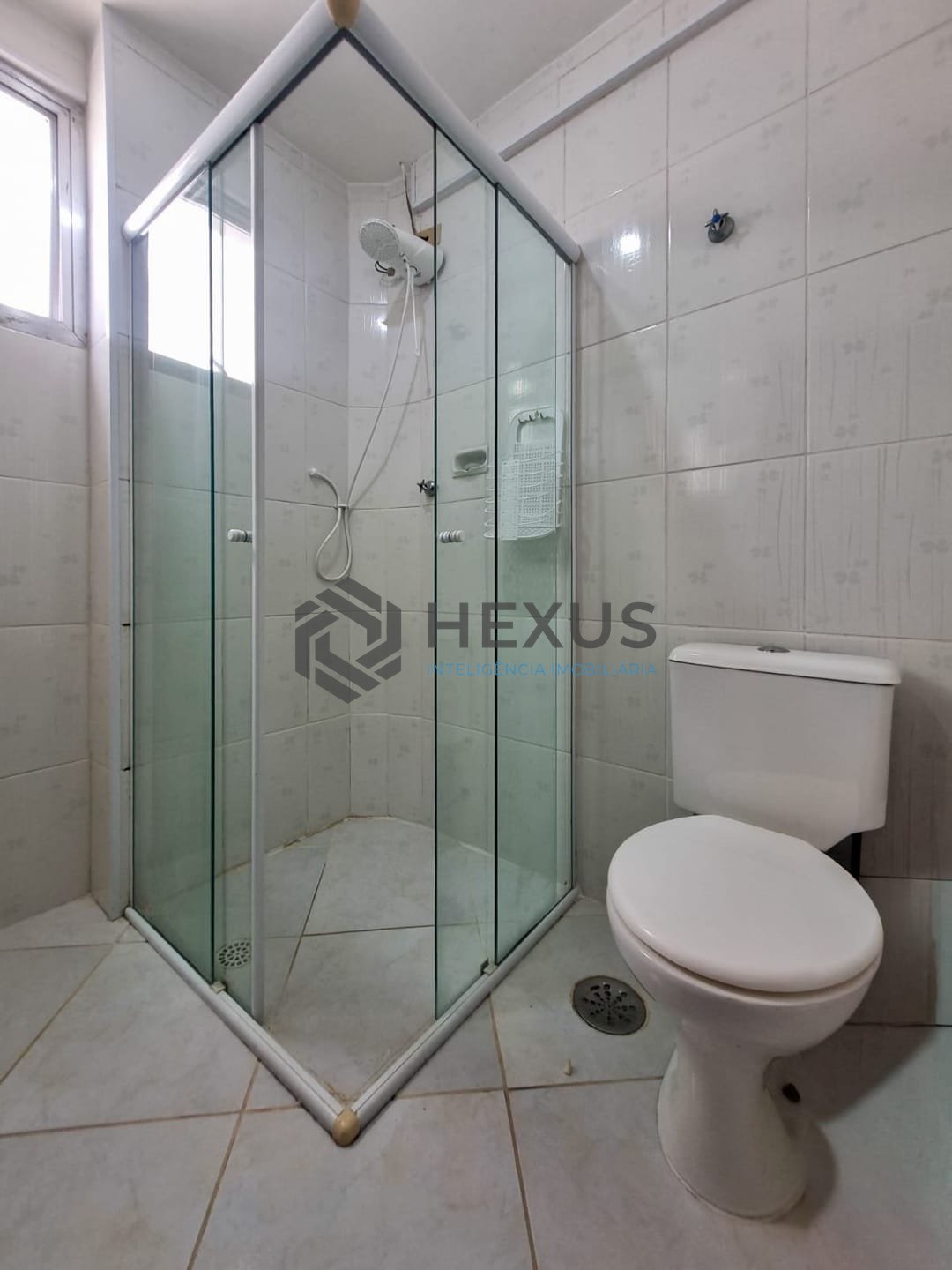 Foto 11 de Apartamento com despesas baixas a duas quadras da Praia das Pitangueiras, Guaruja