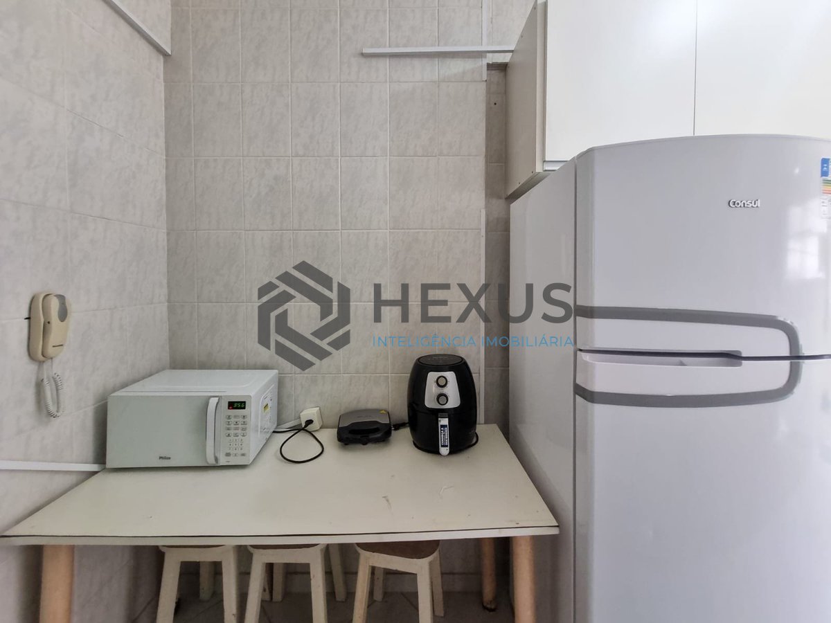 Foto 15 de Apartamento com despesas baixas a duas quadras da Praia das Pitangueiras, Guaruja