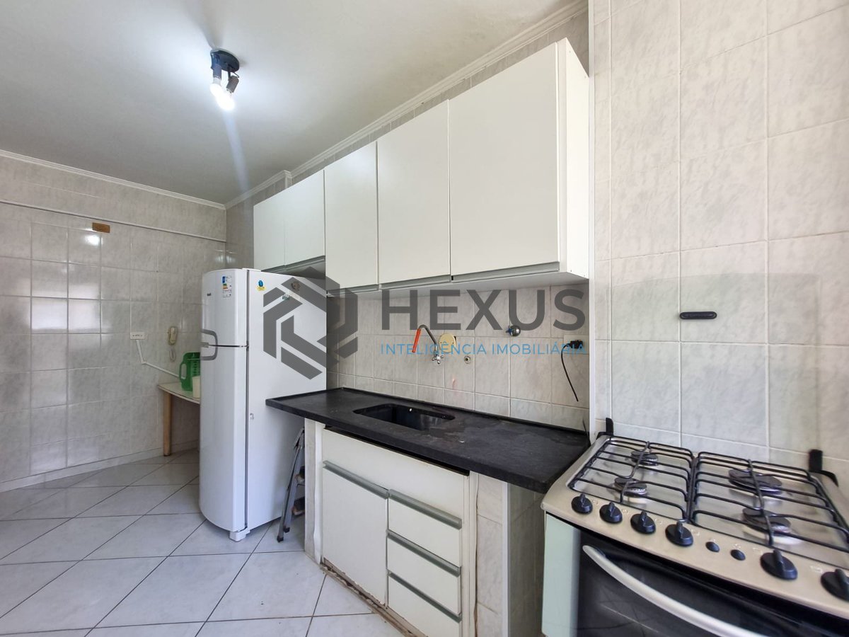 Foto 18 de Apartamento com despesas baixas a duas quadras da Praia das Pitangueiras, Guaruja