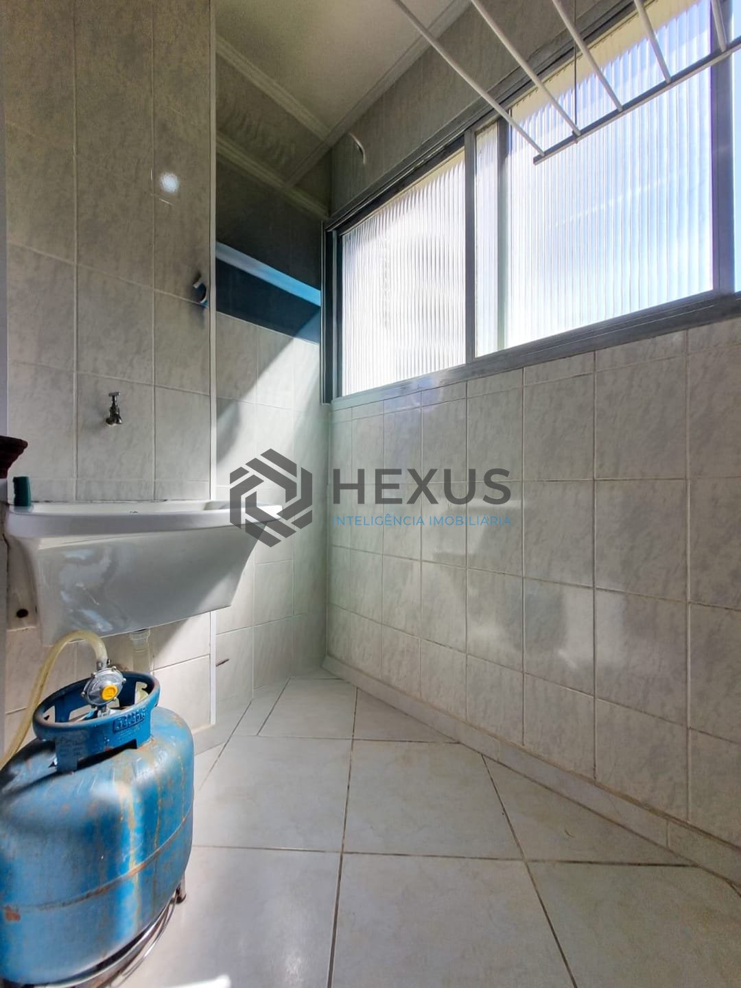Foto 19 de Apartamento com despesas baixas a duas quadras da Praia das Pitangueiras, Guaruja