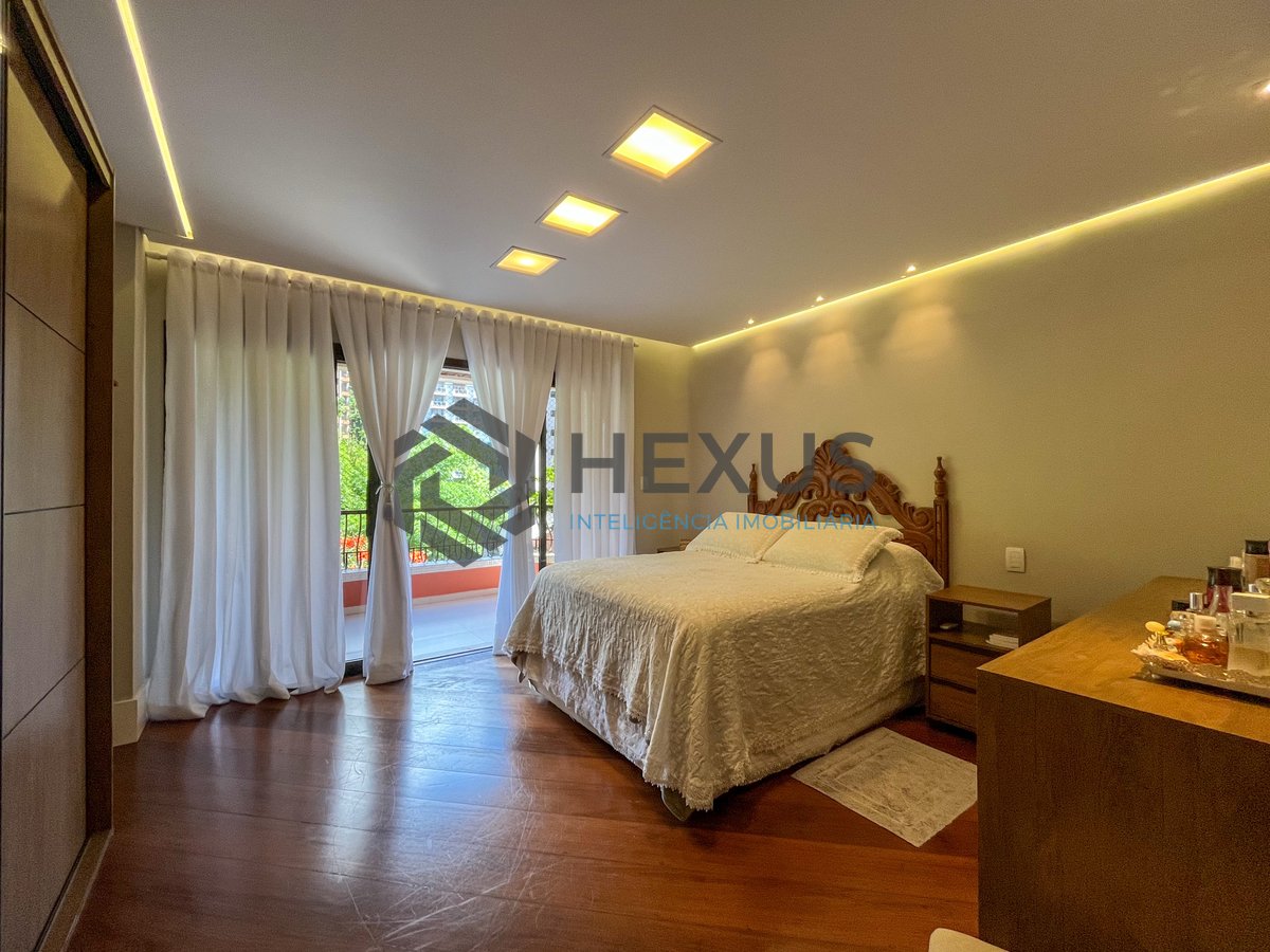 Foto 22 de Apartamento reformado com varanda e lazer a 150m da Praia das Pitangueiras, Guarujá