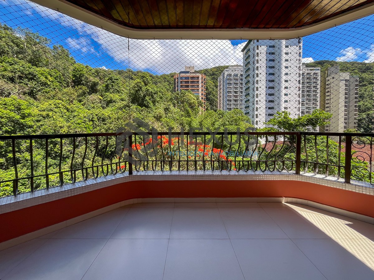Foto 26 de Apartamento reformado com varanda e lazer a 150m da Praia das Pitangueiras, Guarujá