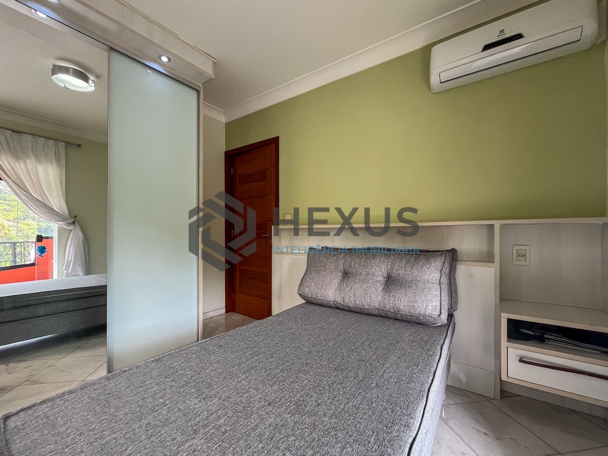 Foto 19 de Apartamento com varanda e lazer na Praia das Pitangueiras, Guaruja