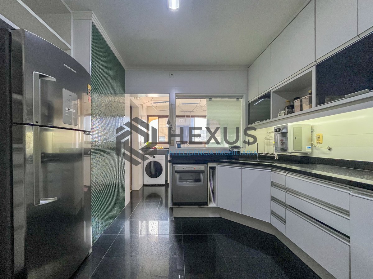 Foto 29 de Apartamento com varanda e lazer na Praia das Pitangueiras, Guaruja