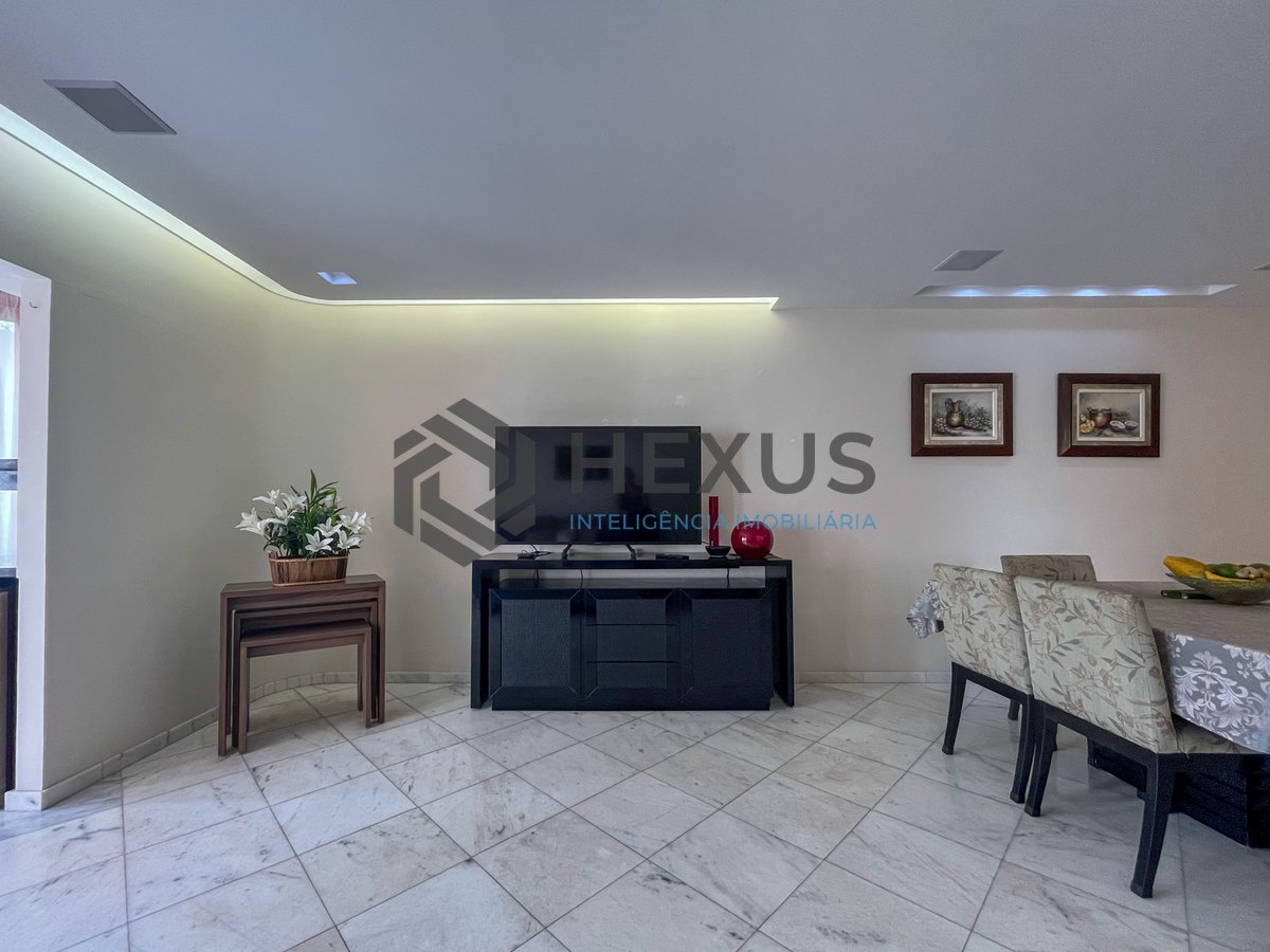 Foto 4 de Apartamento com varanda e lazer na Praia das Pitangueiras, Guaruja