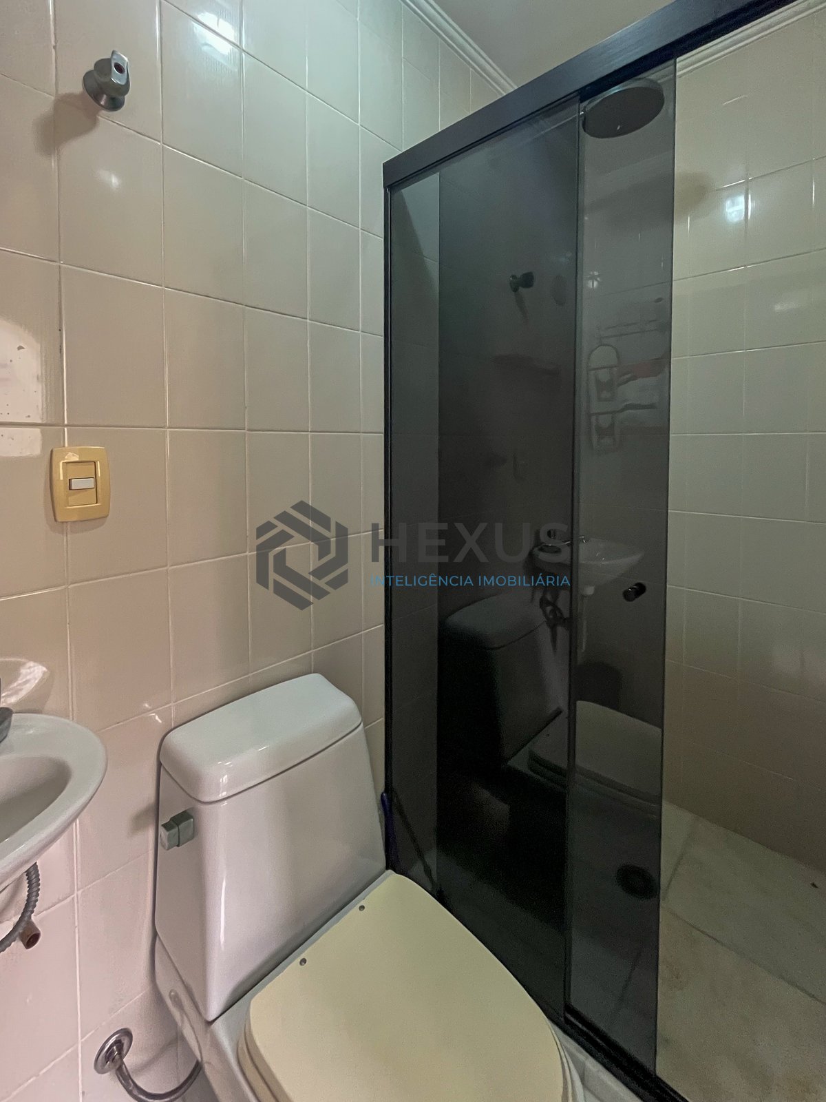 Foto 35 de Apartamento com varanda e lazer na Praia das Pitangueiras, Guaruja
