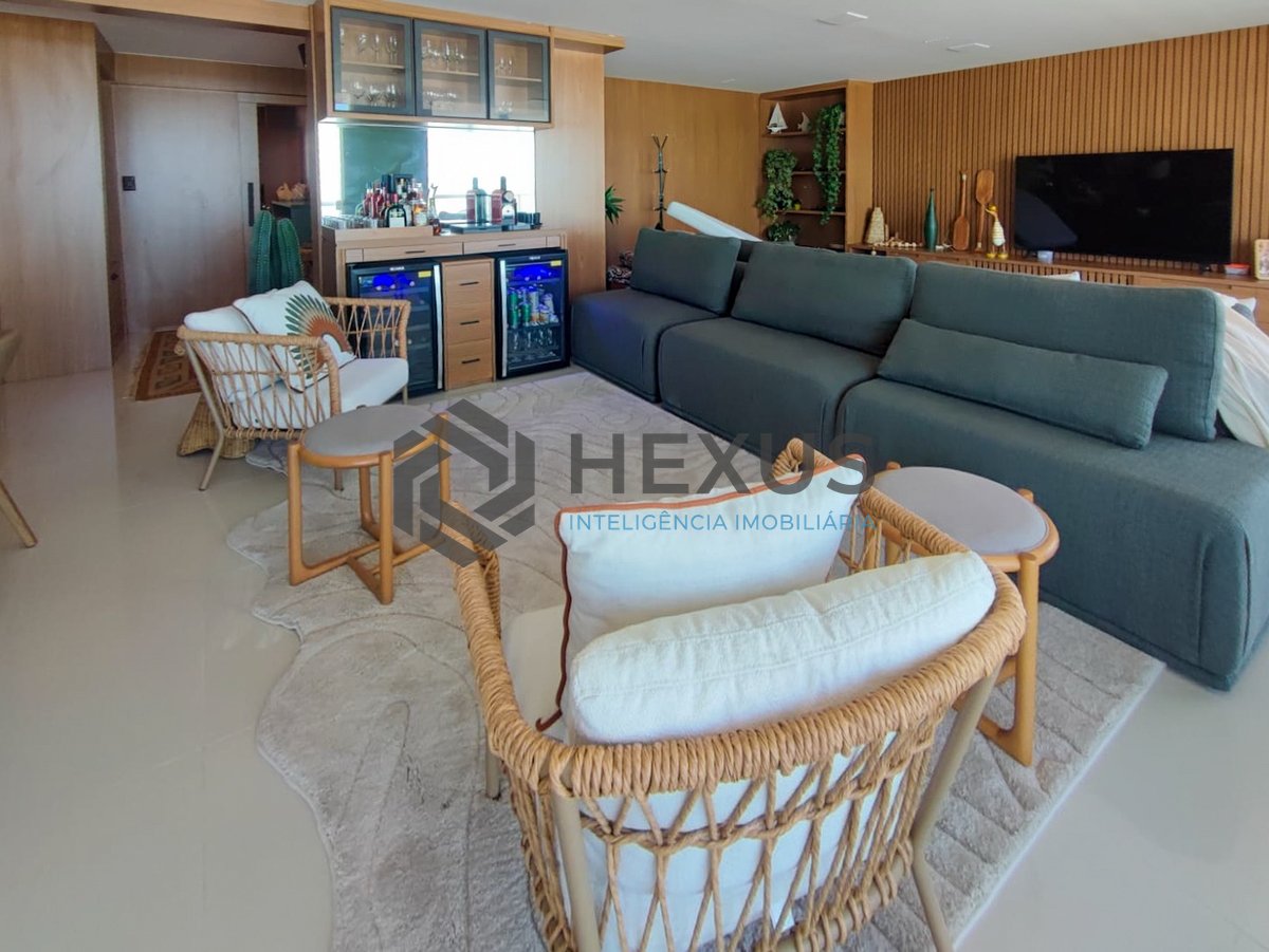 Foto 12 de Apartamento reformado frente mar com varanda vista mar na Praia das Pitangueiras, Guaruja