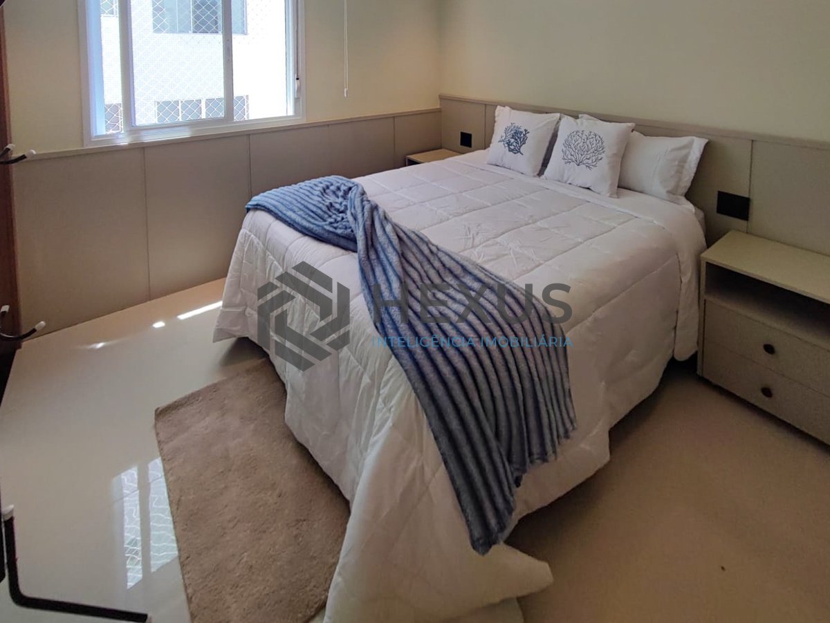 Foto 32 de Apartamento reformado frente mar com varanda vista mar na Praia das Pitangueiras, Guaruja