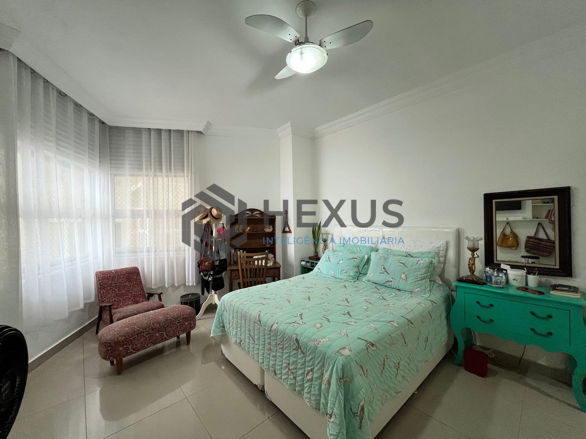 Foto 15 de Apartamento reformado frente mar com varanda na Praia das Pitangueiras, Guaruja