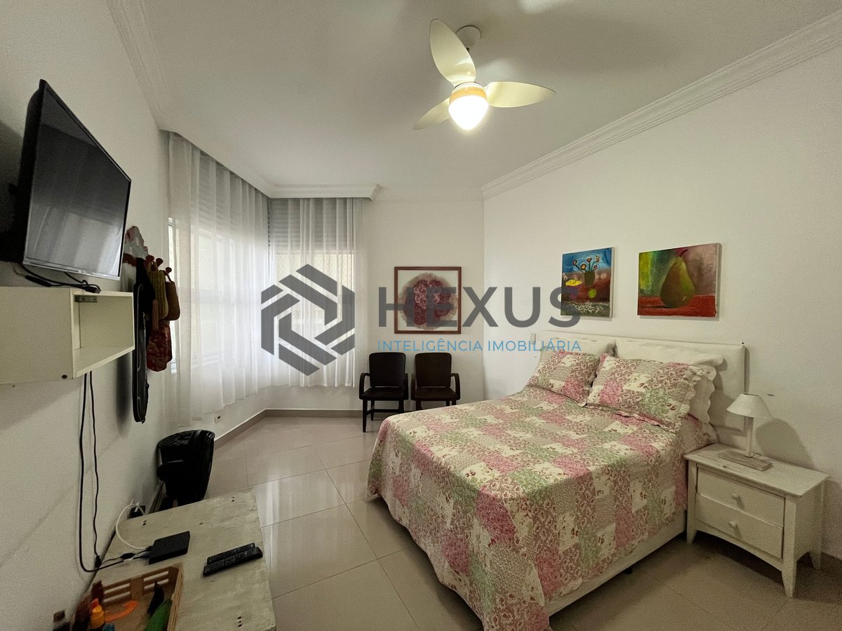 Foto 16 de Apartamento reformado frente mar com varanda na Praia das Pitangueiras, Guaruja