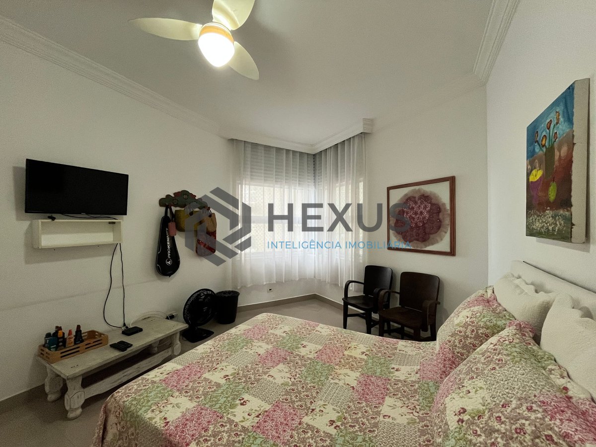 Foto 17 de Apartamento reformado frente mar com varanda na Praia das Pitangueiras, Guaruja