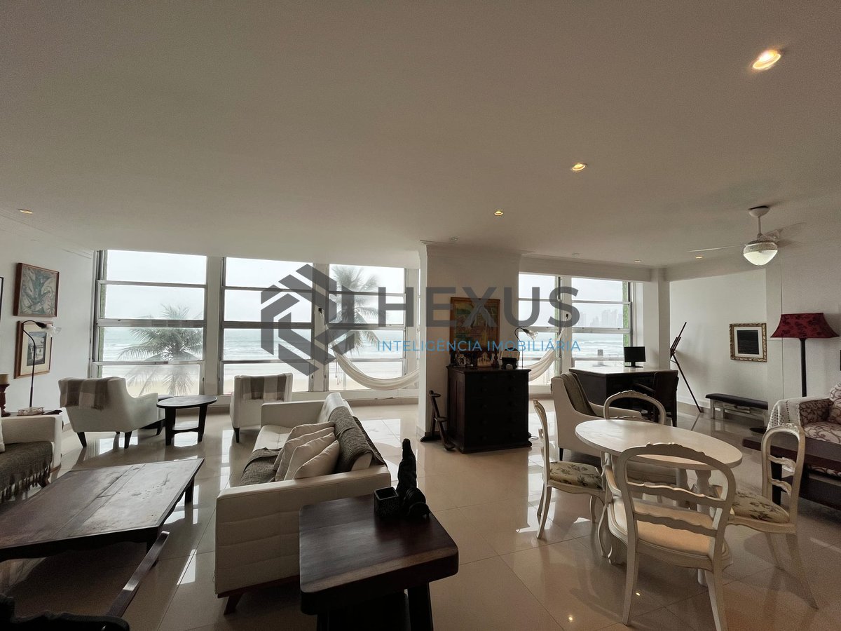 Foto 8 de Apartamento reformado frente mar com varanda na Praia das Pitangueiras, Guaruja