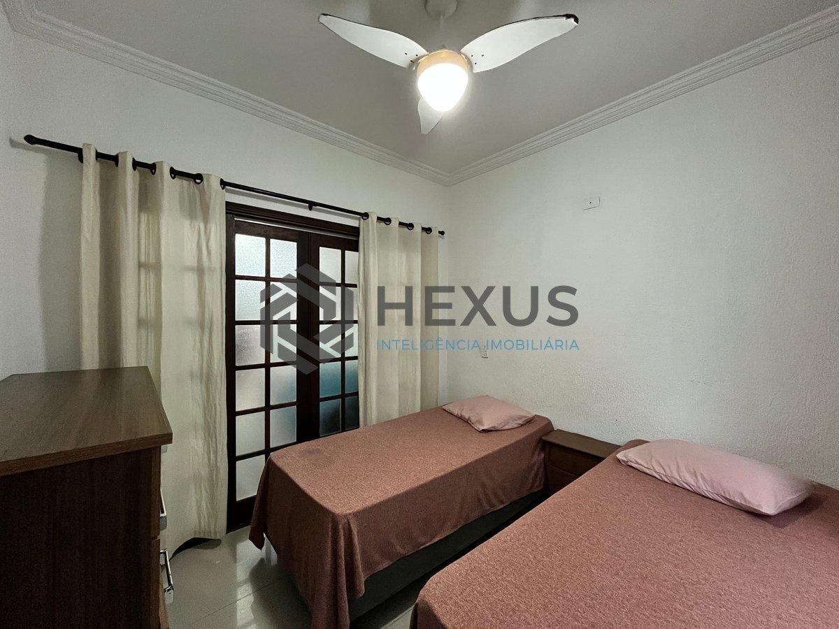 Foto 12 de Apartamento com varanda e vista mar na quadra mar da Praia das Pitangueiras, Guaruja