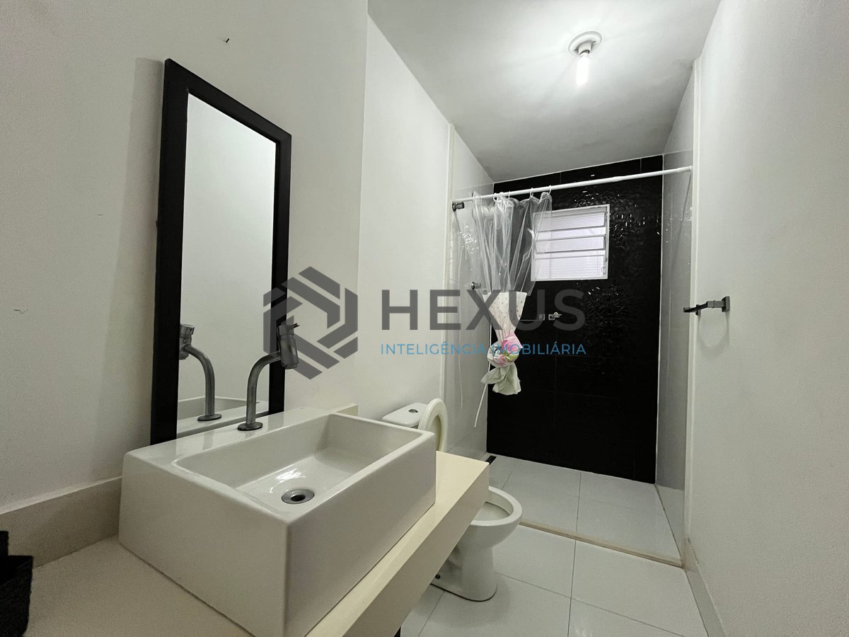 Foto 17 de Apartamento com varanda e vista mar na quadra mar da Praia das Pitangueiras, Guaruja