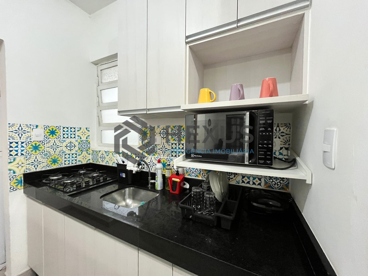 Foto 8 de Apartamento com varanda e vista mar na quadra mar da Praia das Pitangueiras, Guaruja