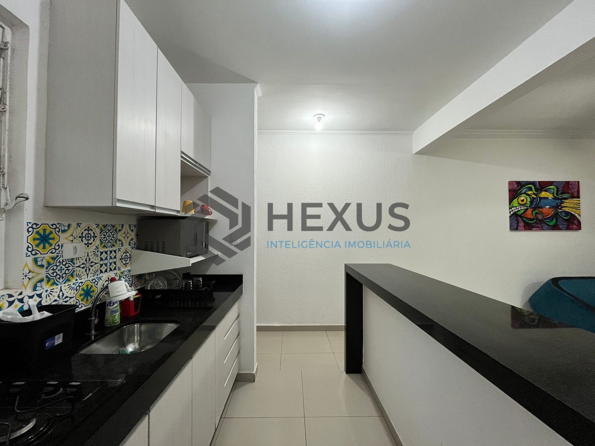 Foto 10 de Apartamento com varanda e vista mar na quadra mar da Praia das Pitangueiras, Guaruja