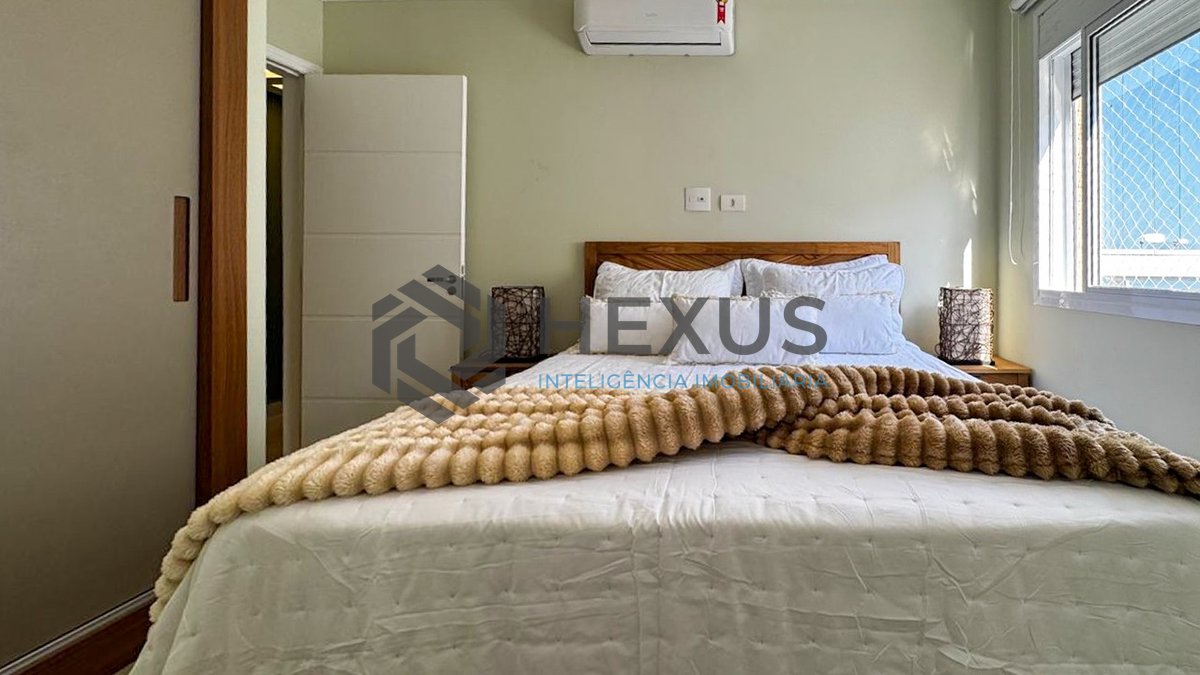 Foto 19 de Apartamento reformado frente mar com varanda na Praia das Pitangueiras, Guaruja