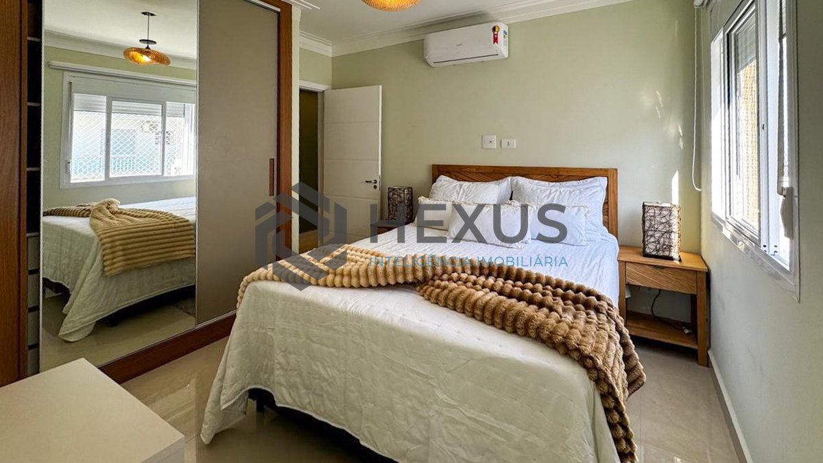 Foto 20 de Apartamento reformado frente mar com varanda na Praia das Pitangueiras, Guaruja