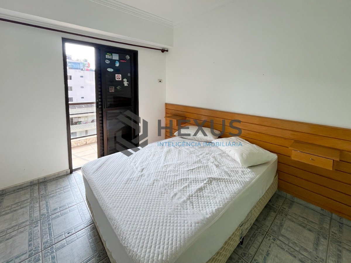Foto 12 de Apartamento beira mar com varanda e lazer de clube na Praia da Enseada, Guaruja