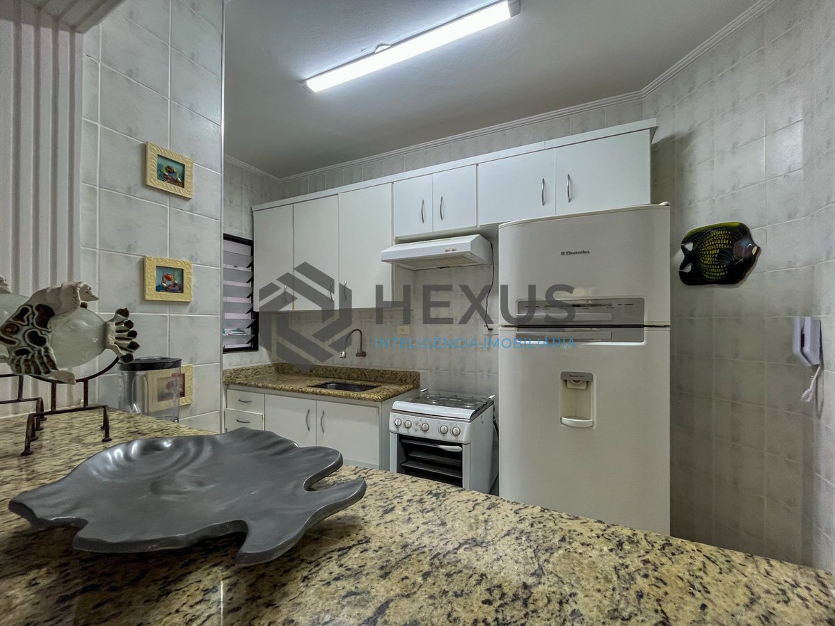 Foto 19 de Apartamento beira mar com varanda e lazer na Praia da Enseada, Guaruja