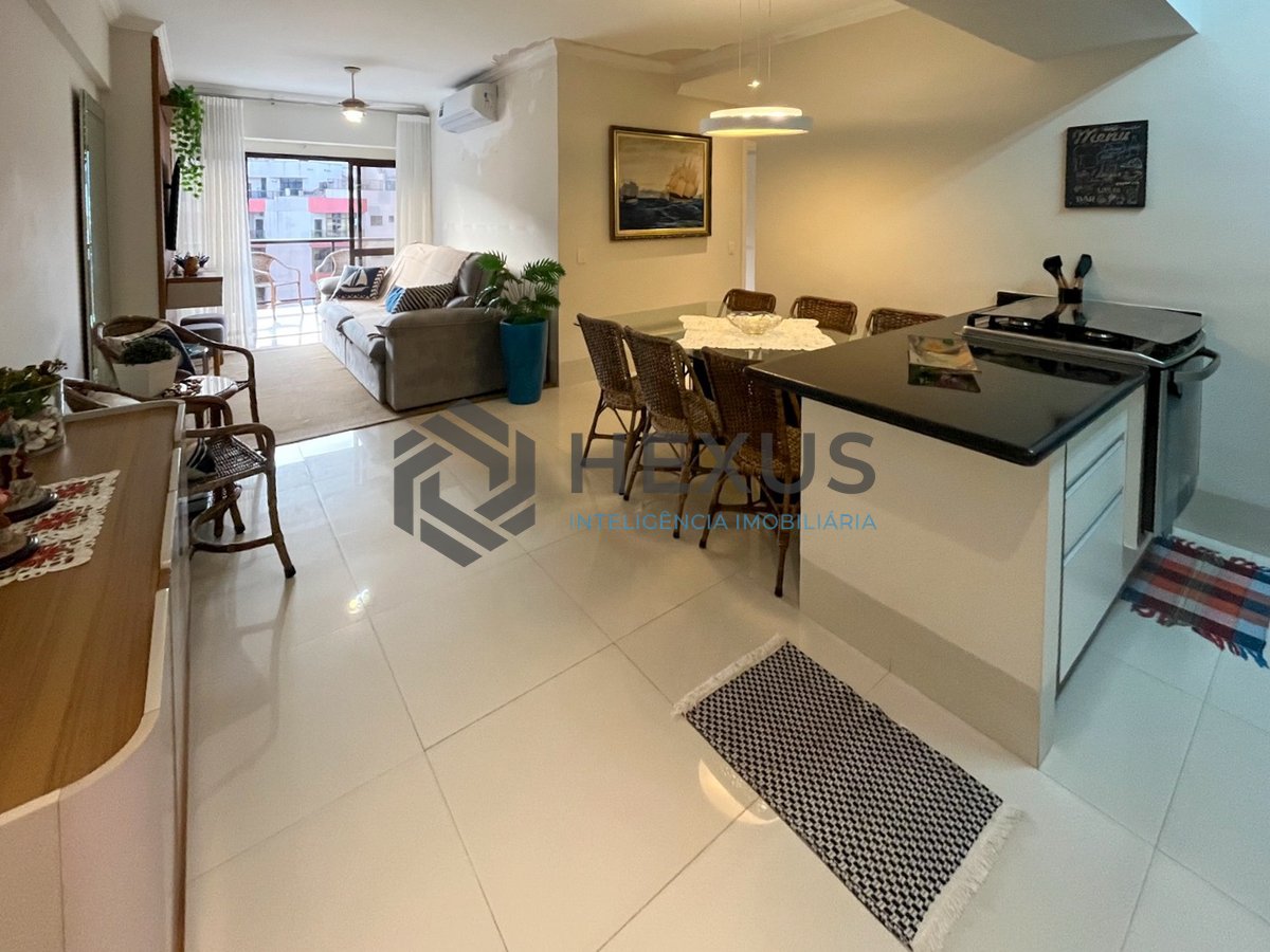Foto 2 de Apartamento beira mar com varanda e lazer na Praia da Enseada, Guaruja
