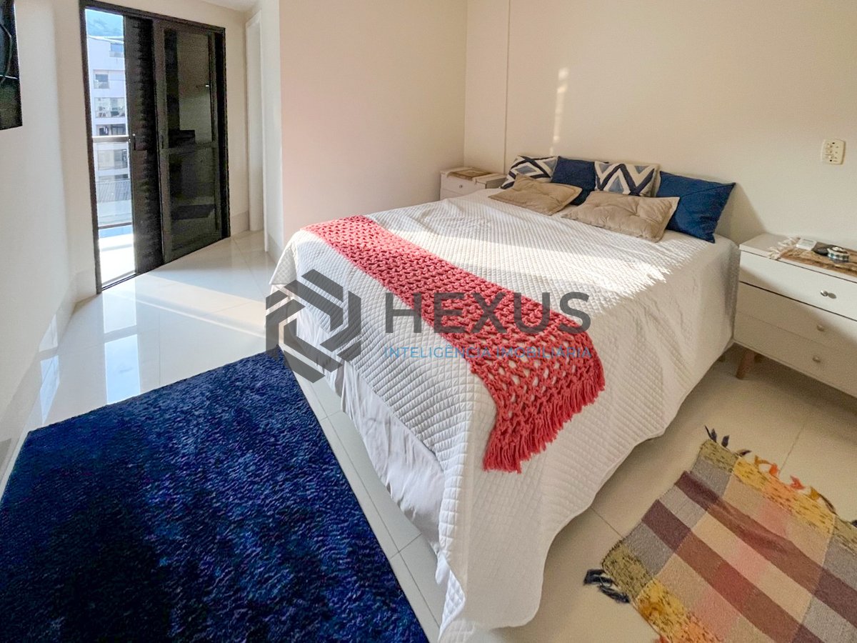Foto 19 de Apartamento beira mar com varanda e lazer na Praia da Enseada, Guaruja