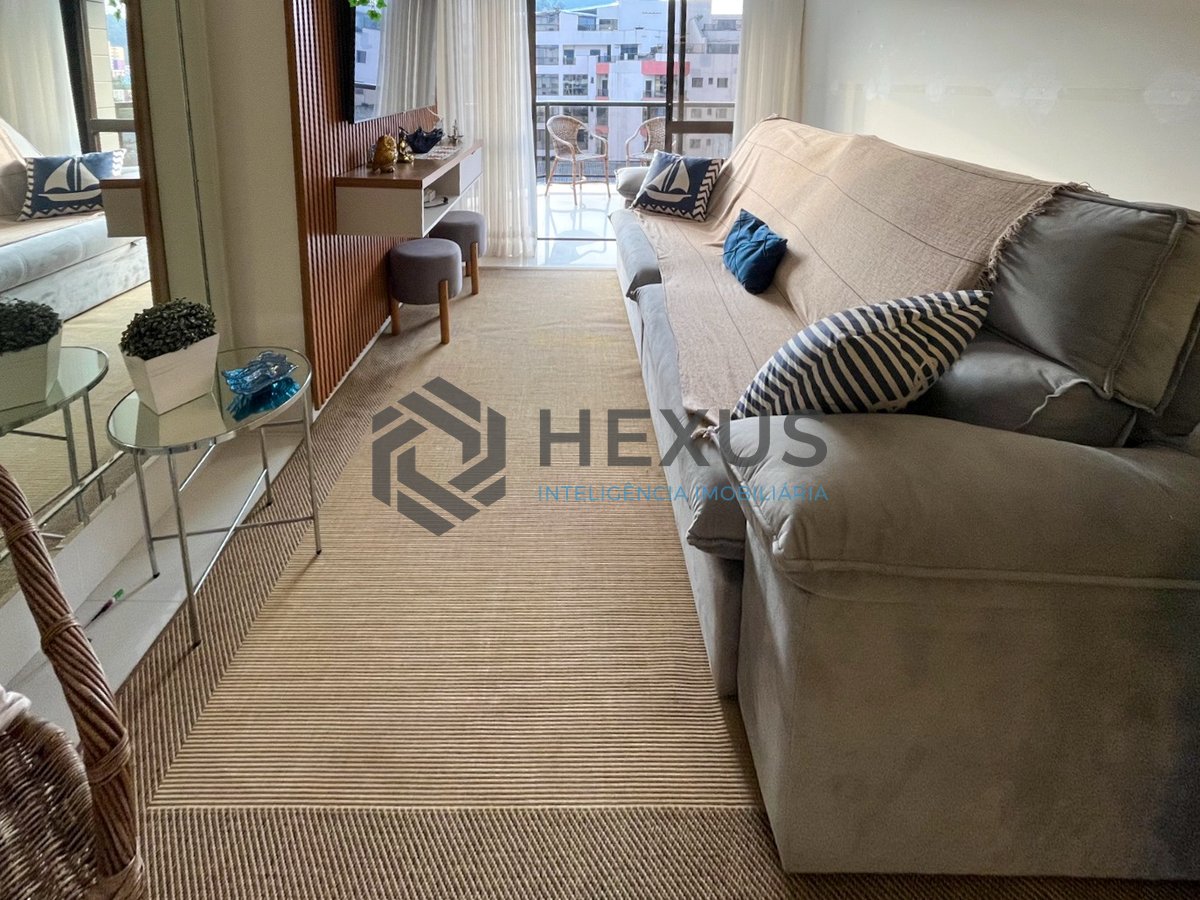 Foto 4 de Apartamento beira mar com varanda e lazer na Praia da Enseada, Guaruja