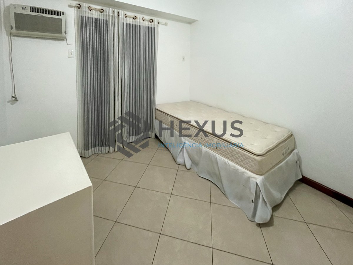 Foto 16 de Apartamento beira mar com varanda e lazer completo na Praia da Enseada, Guaruja