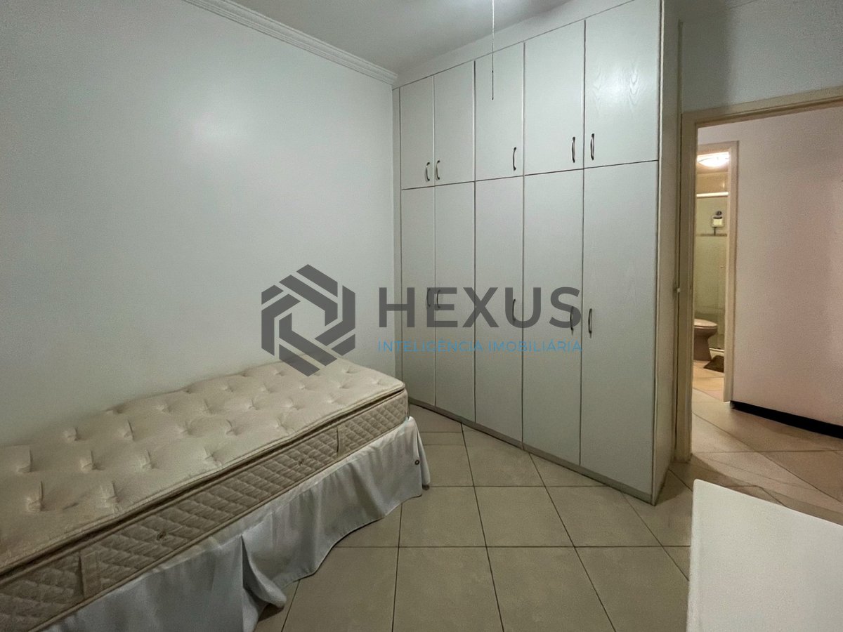 Foto 17 de Apartamento beira mar com varanda e lazer completo na Praia da Enseada, Guaruja