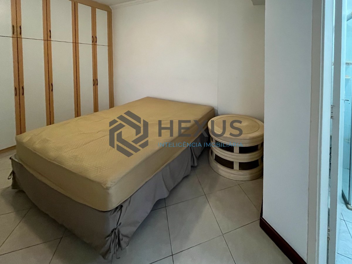 Foto 20 de Apartamento beira mar com varanda e lazer completo na Praia da Enseada, Guaruja