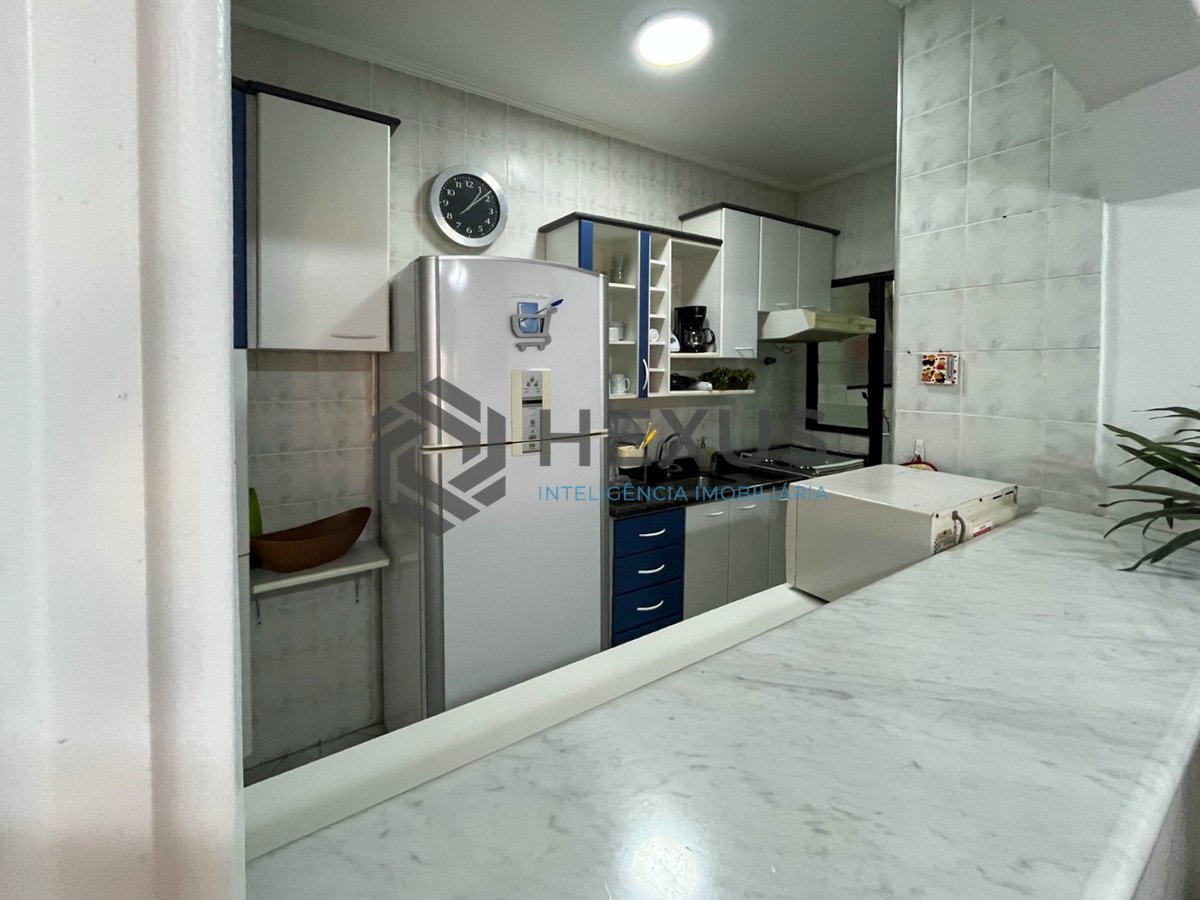 Foto 9 de Apartamento beira mar com varanda e lazer completo na Praia da Enseada, Guaruja