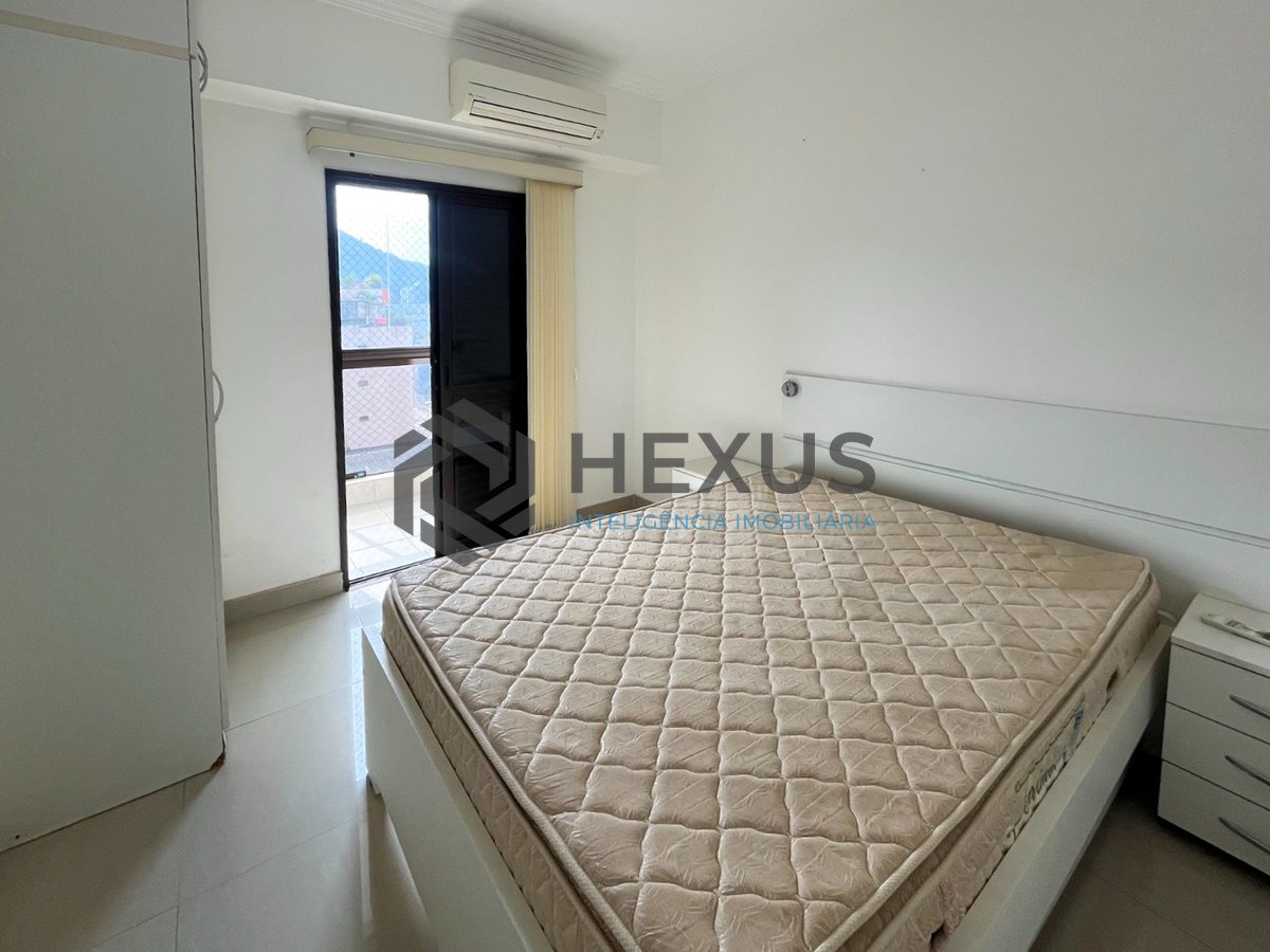 Foto 11 de Apartamento beira mar com varanda e lazer completo na Praia da Enseada, Guaruja
