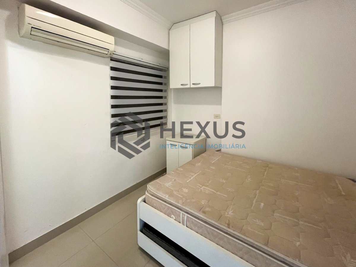 Foto 14 de Apartamento beira mar com varanda e lazer completo na Praia da Enseada, Guaruja