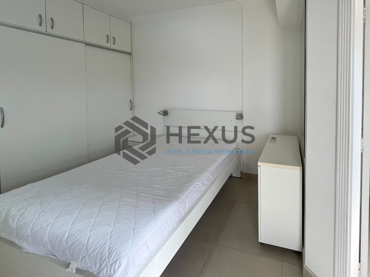 Foto 17 de Apartamento beira mar com varanda e lazer completo na Praia da Enseada, Guaruja