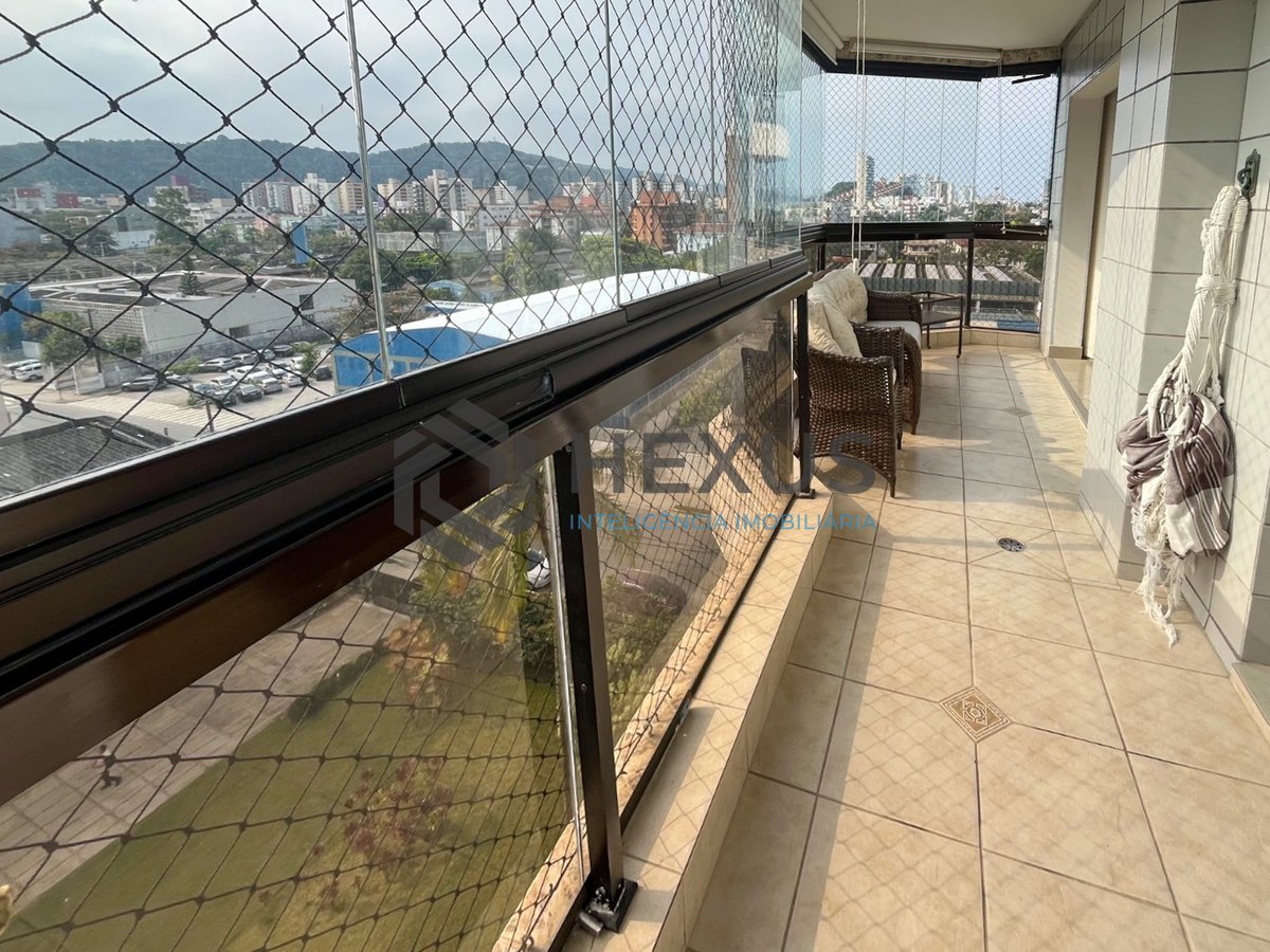 Foto 7 de Apartamento beira mar com varanda e lazer completo na Praia da Enseada, Guaruja