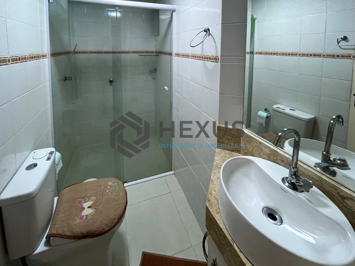 Foto 13 de Apartamento beira mar com varanda e lazer na Praia da Enseada, Guaruja