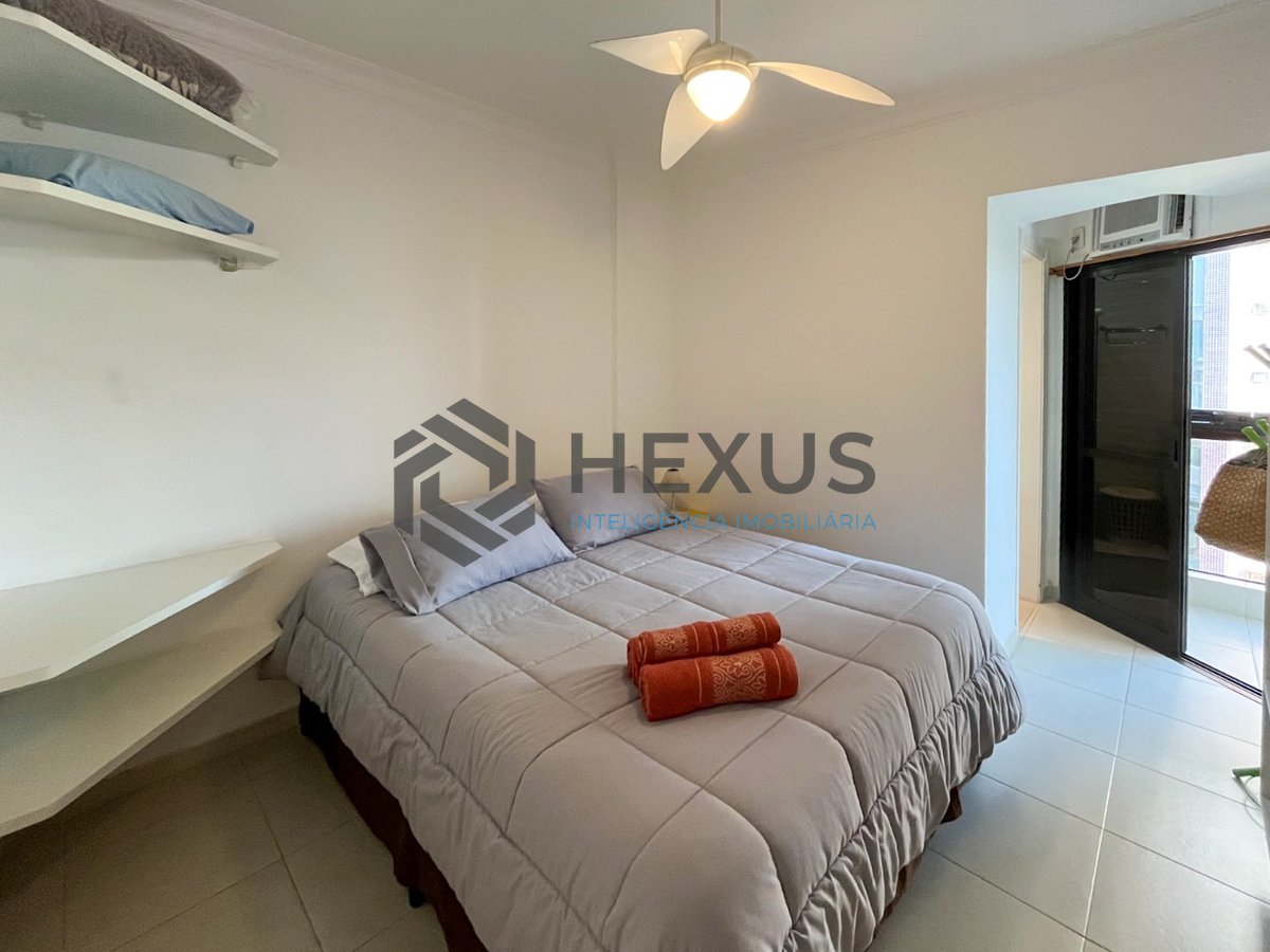 Foto 16 de Apartamento beira mar com varanda e lazer na Praia da Enseada, Guaruja