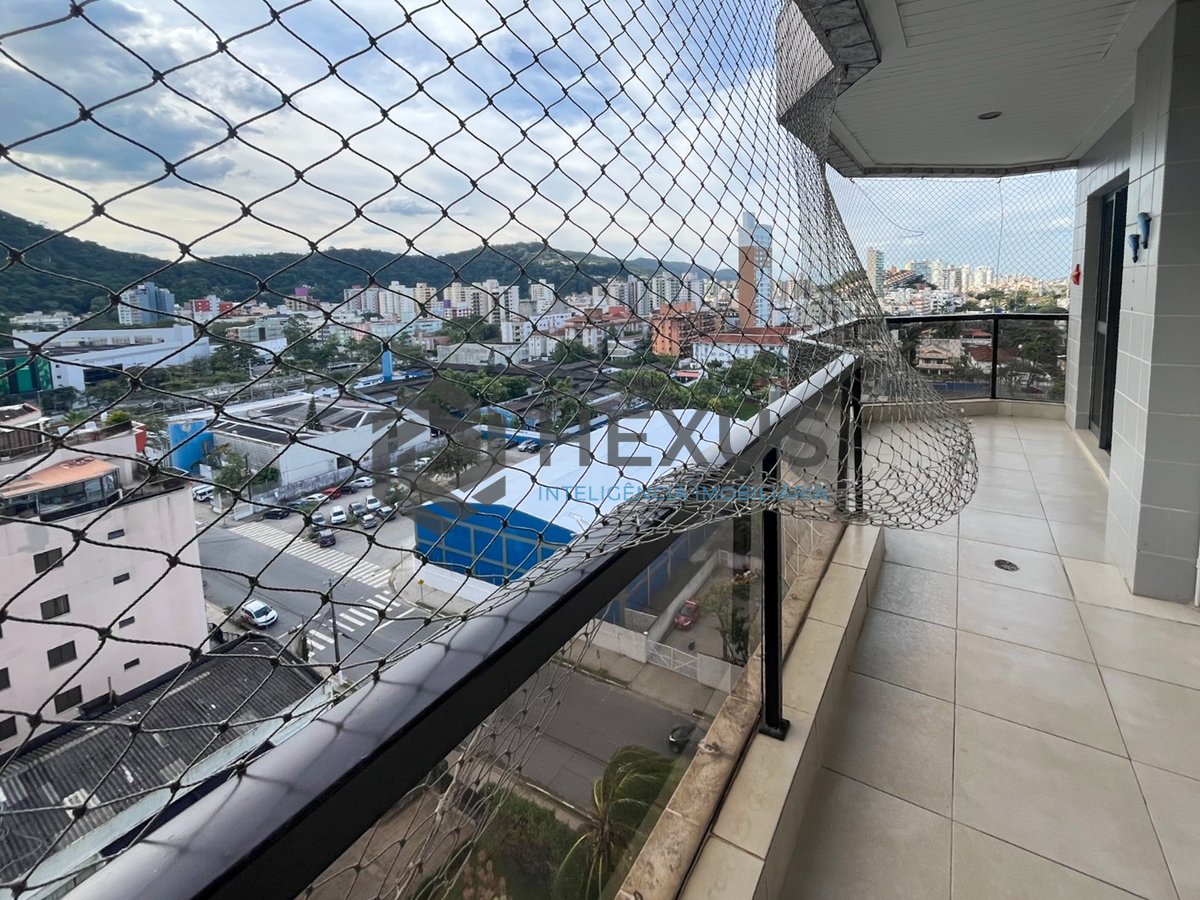 Foto 6 de Apartamento beira mar com varanda e lazer na Praia da Enseada, Guaruja