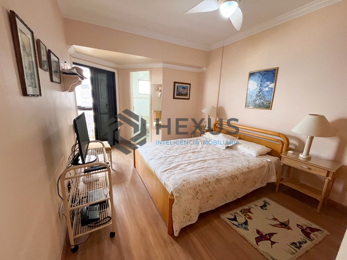 Foto 19 de Apartamento beira mar com varanda, vista mar e lazer na Praia da Enseada, Guaruja