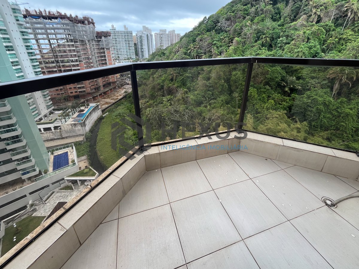 Foto 15 de Apartamento beira mar com varanda e lazer na Praia da Enseada, Guaruja