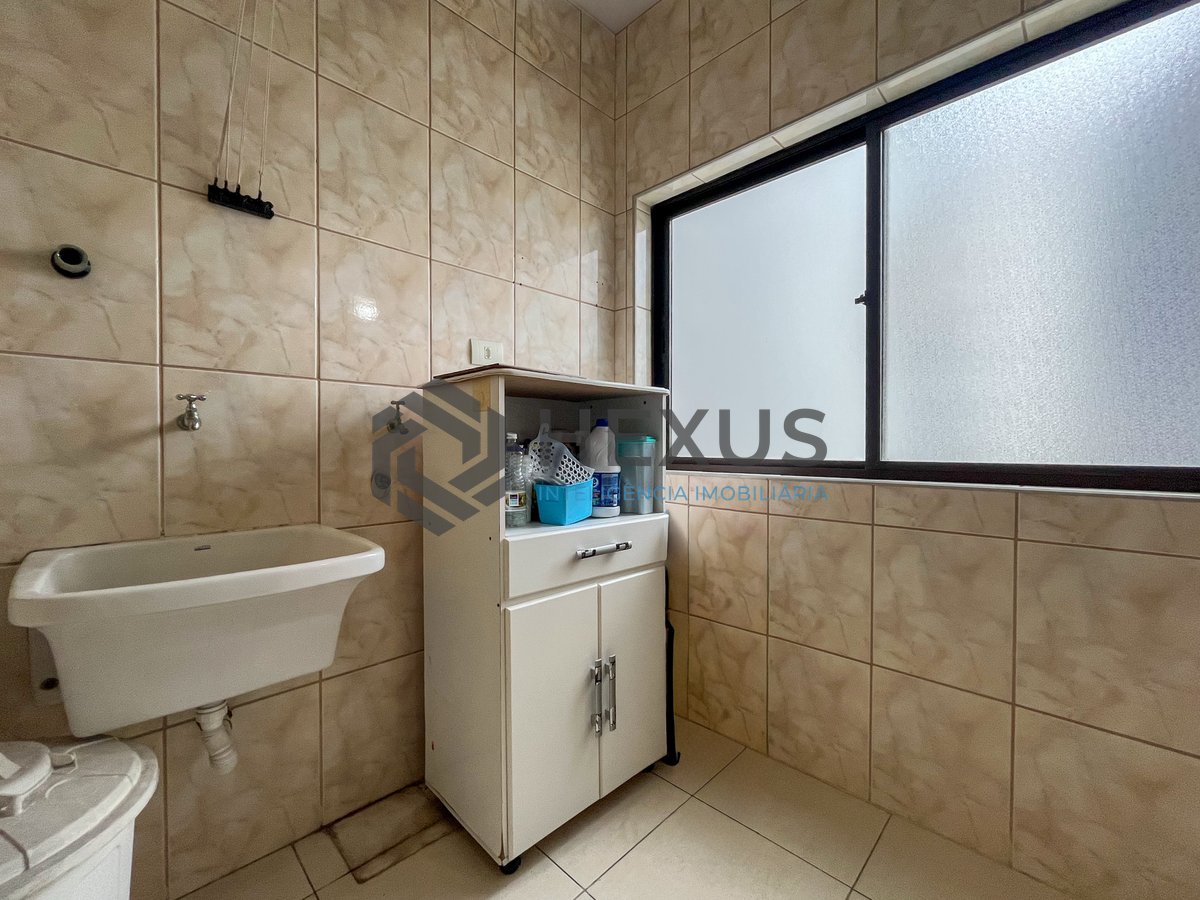 Foto 20 de Apartamento beira mar com varanda e lazer na Praia da Enseada, Guaruja
