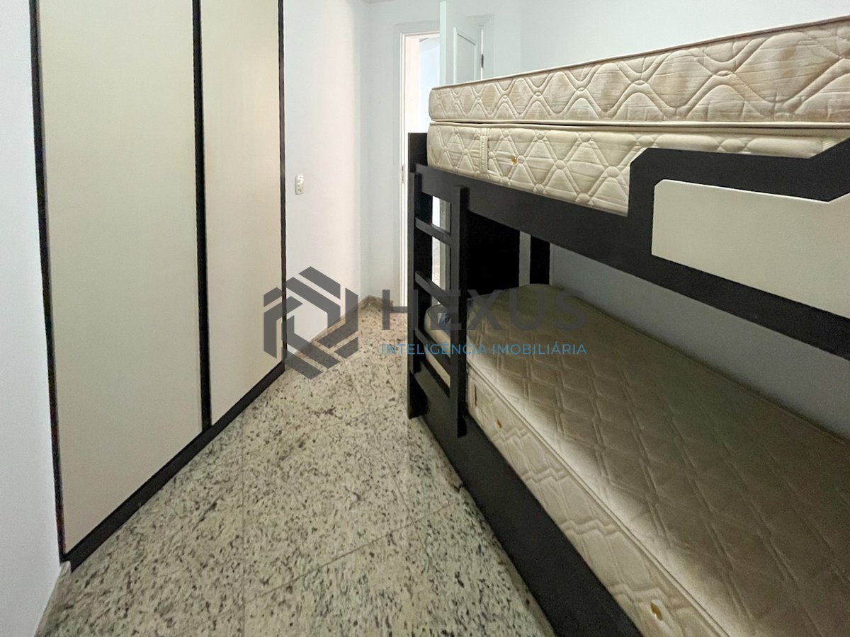 Foto 13 de Apartamentocom beira mar com varanda e lazer de clube na Praia da Enseada, Guaruja