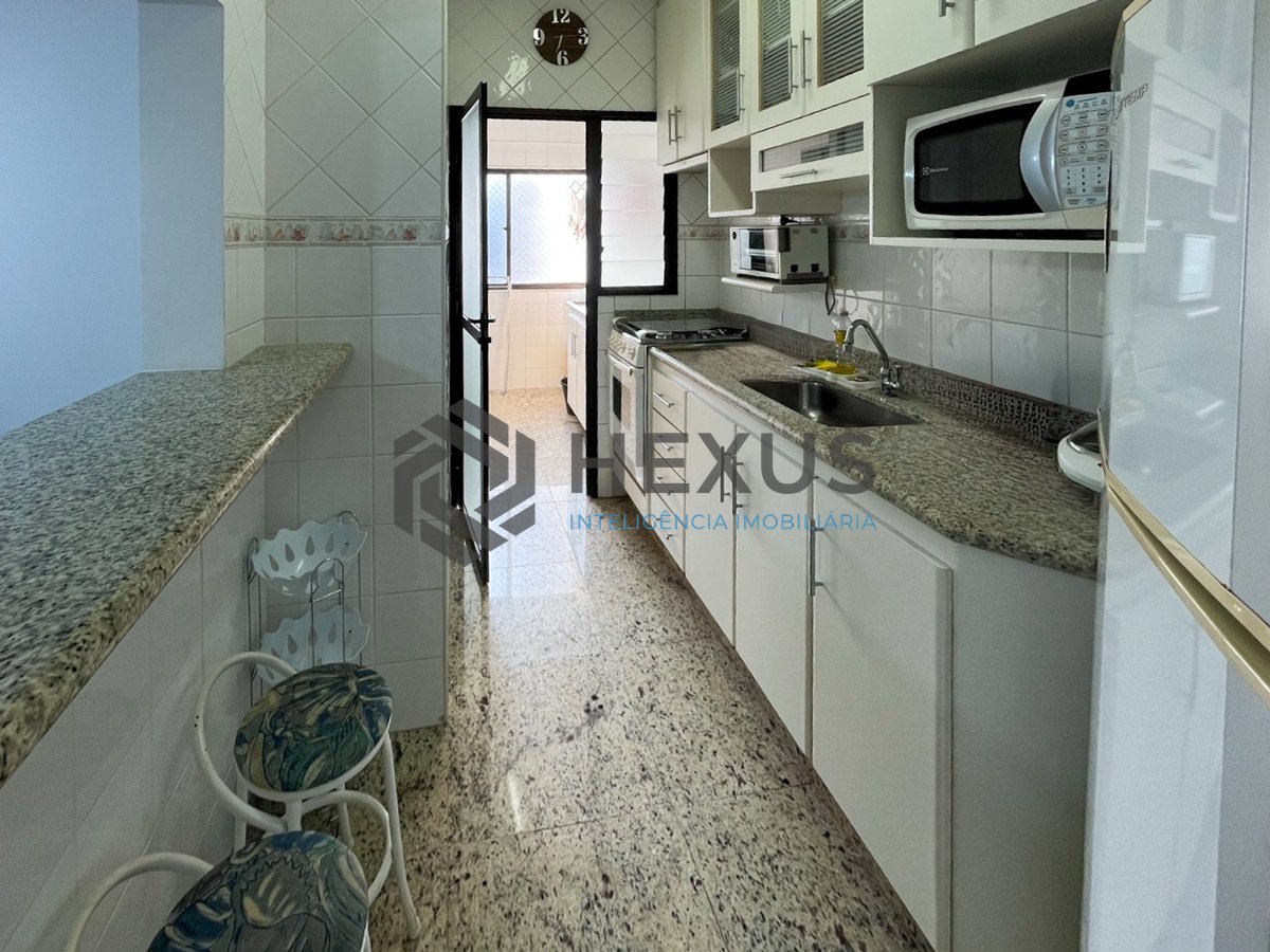 Foto 18 de Apartamentocom beira mar com varanda e lazer de clube na Praia da Enseada, Guaruja
