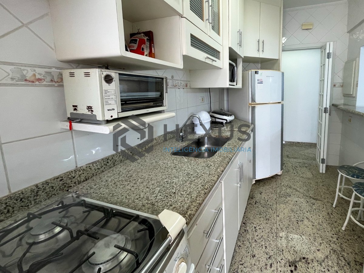 Foto 19 de Apartamentocom beira mar com varanda e lazer de clube na Praia da Enseada, Guaruja
