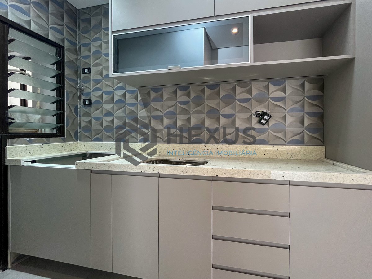 Foto 8 de Apartamento reformado beira mar com varanda e lazer na Praia da Enseada, Guaruja