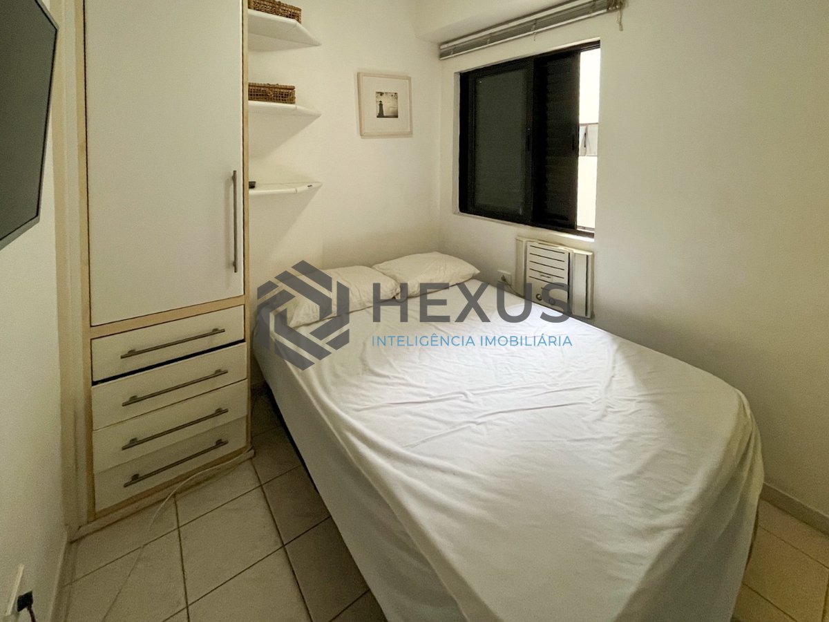 Foto 16 de Apartamento beira mar com varanda e lazer na Praia da Enseada, Guaruja